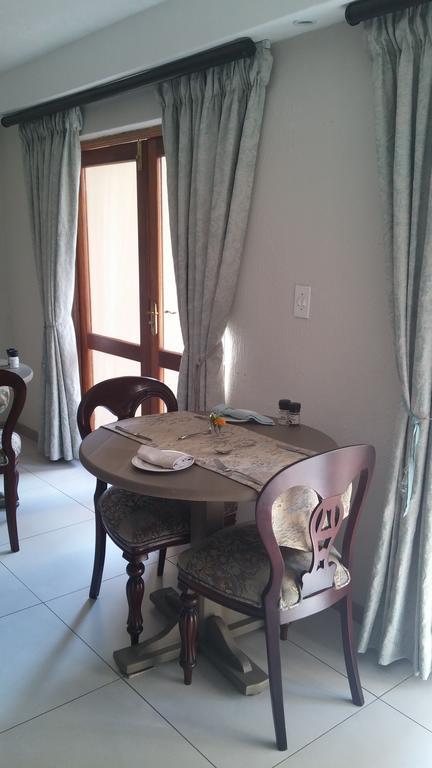Dunton Guest House Johannesbourg Extérieur photo