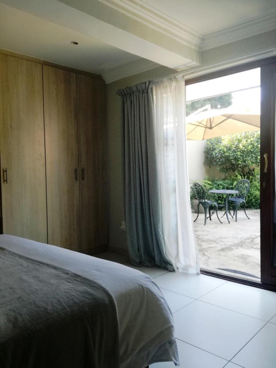 Dunton Guest House Johannesbourg Extérieur photo